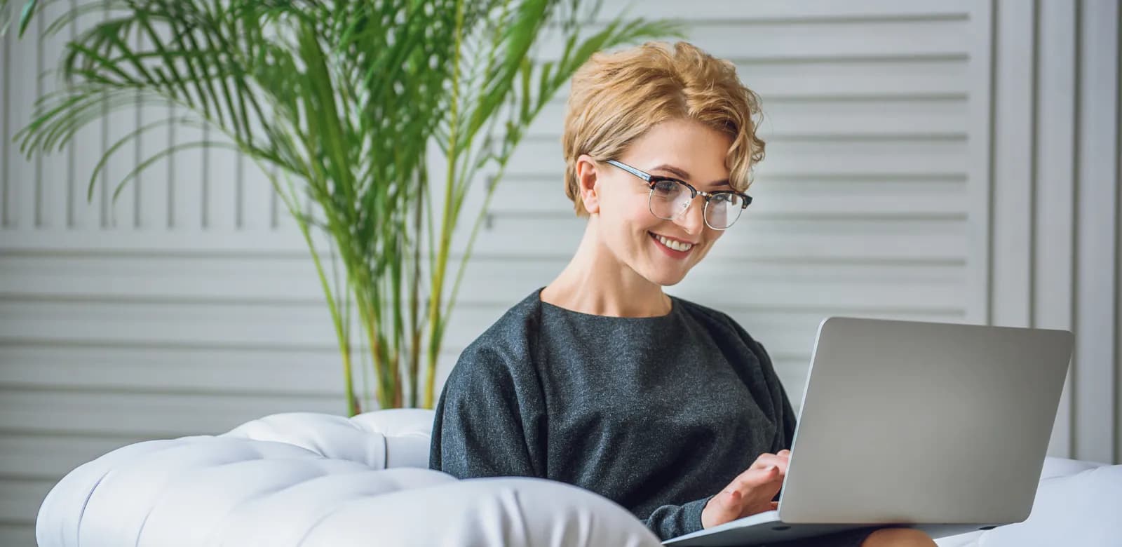 AA Agency vs. Digital Platform: What is the Real Difference?